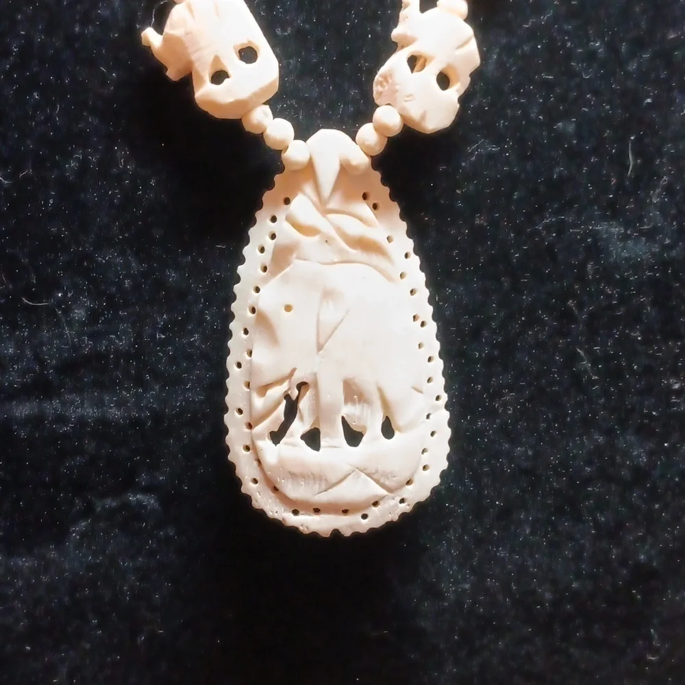 Ivory elephant vintage necklace